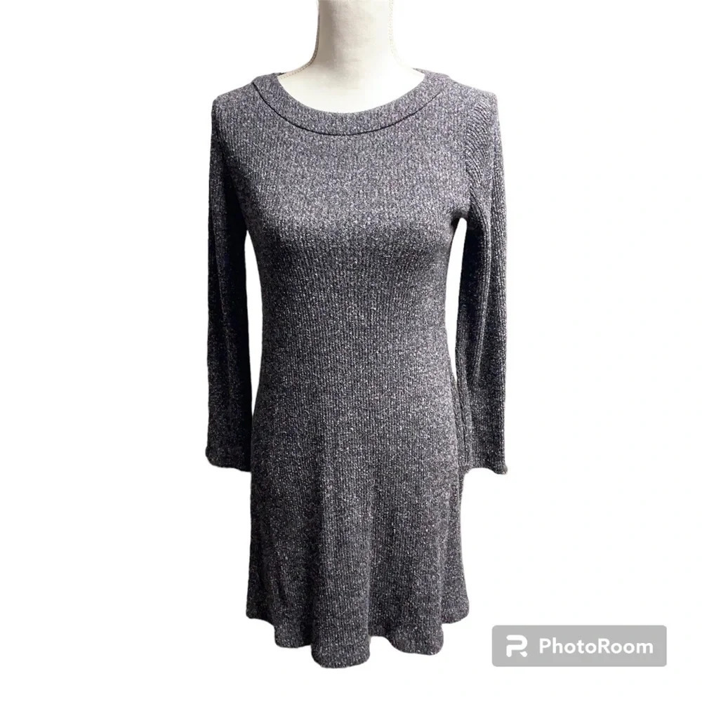 Chaps dark gray dress size medium chenille type feel to it.  Long sleeve